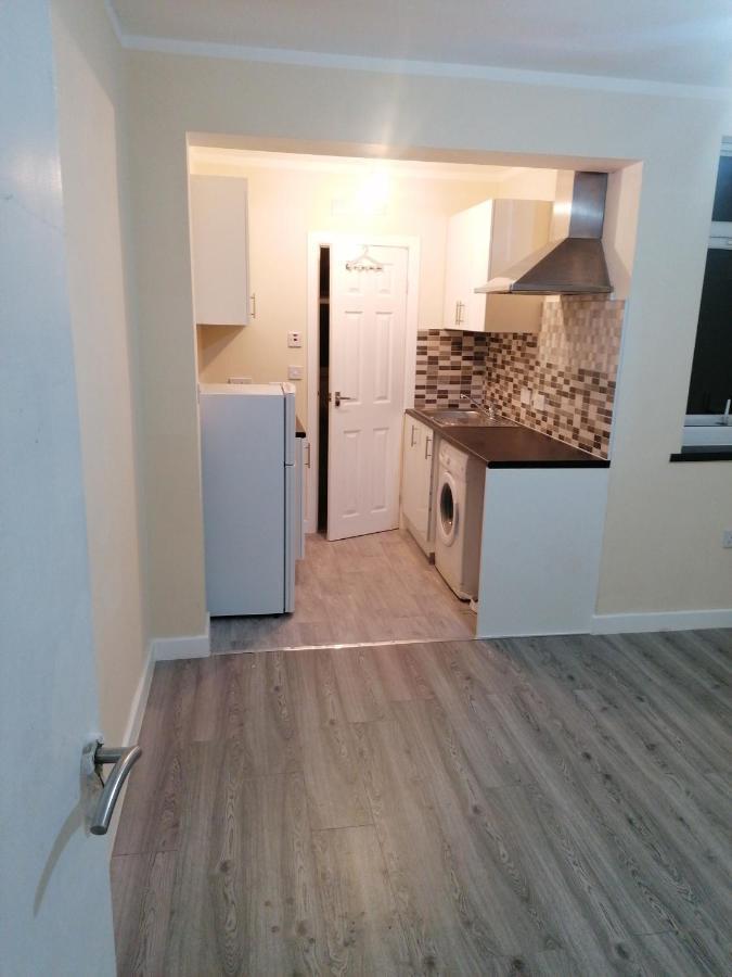 Self-Contained Studio Flat Bathrooms Kitchens Upgrade Locations To City Centre 15 Minutes Walking Distance Nottingham Universities Queen Hospitals City Hospitals Exterior photo