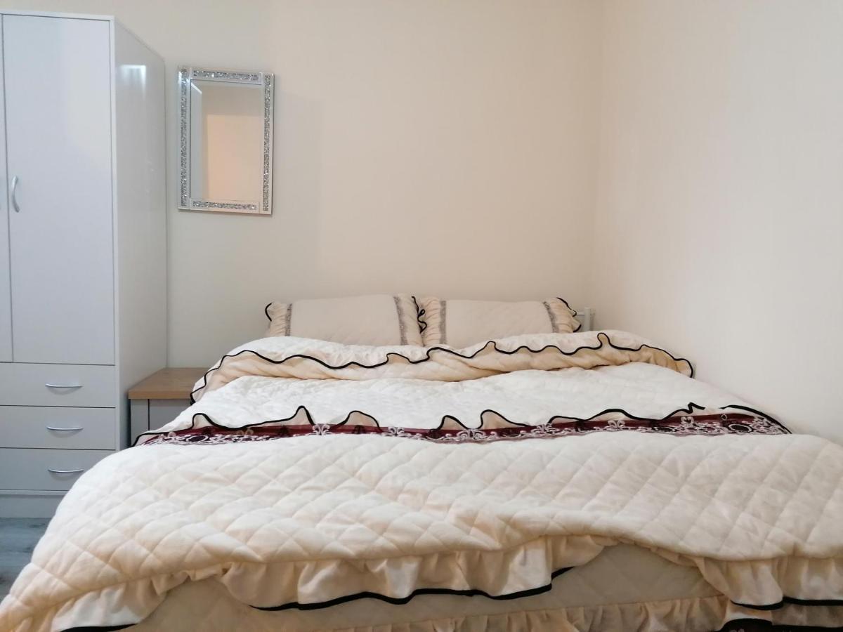 Self-Contained Studio Flat Bathrooms Kitchens Upgrade Locations To City Centre 15 Minutes Walking Distance Nottingham Universities Queen Hospitals City Hospitals Exterior photo